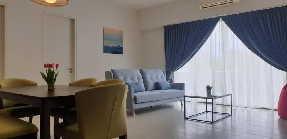 By The Sea Suites - Managed By Sdb Host Batu Ferringhi Exterior photo