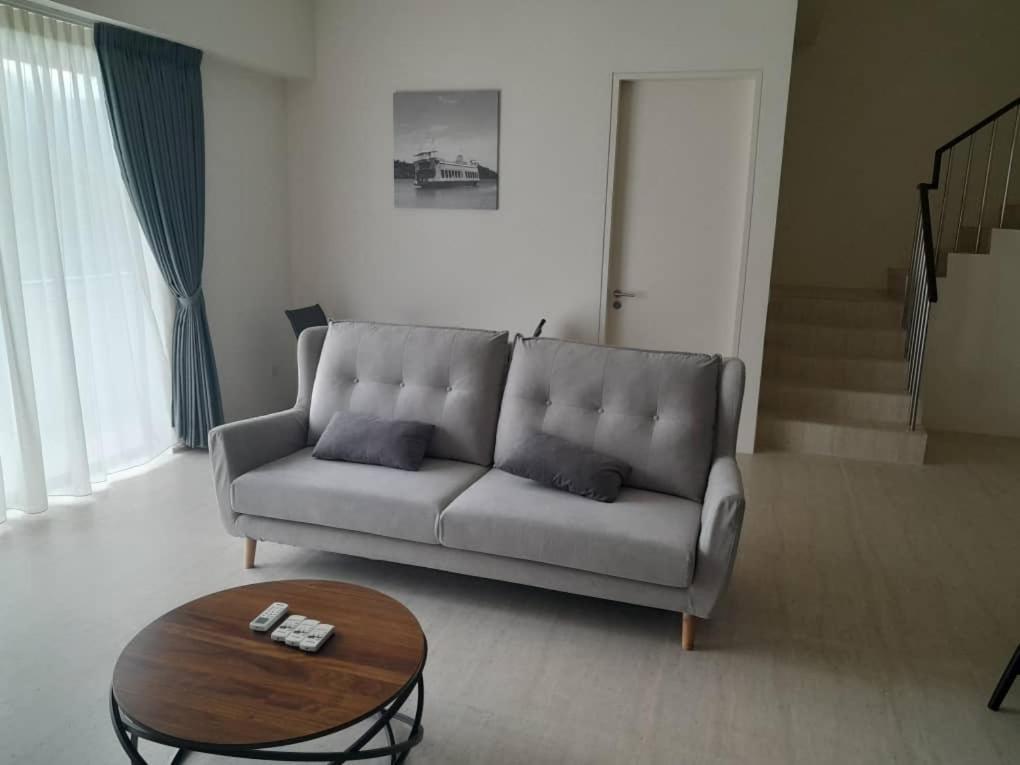 By The Sea Suites - Managed By Sdb Host Batu Ferringhi Exterior photo