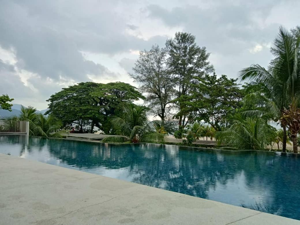 By The Sea Suites - Managed By Sdb Host Batu Ferringhi Exterior photo